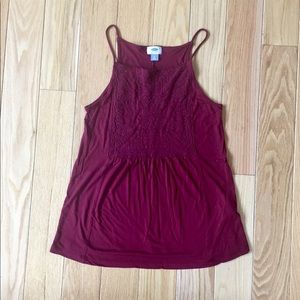 Old Navy tank top with lace detail. Size Medium.